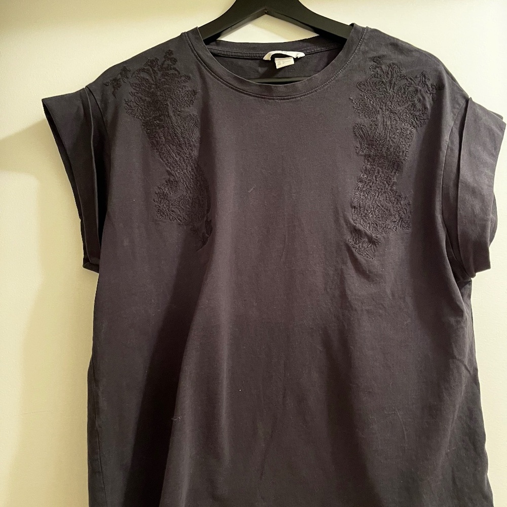 Black t-shirt